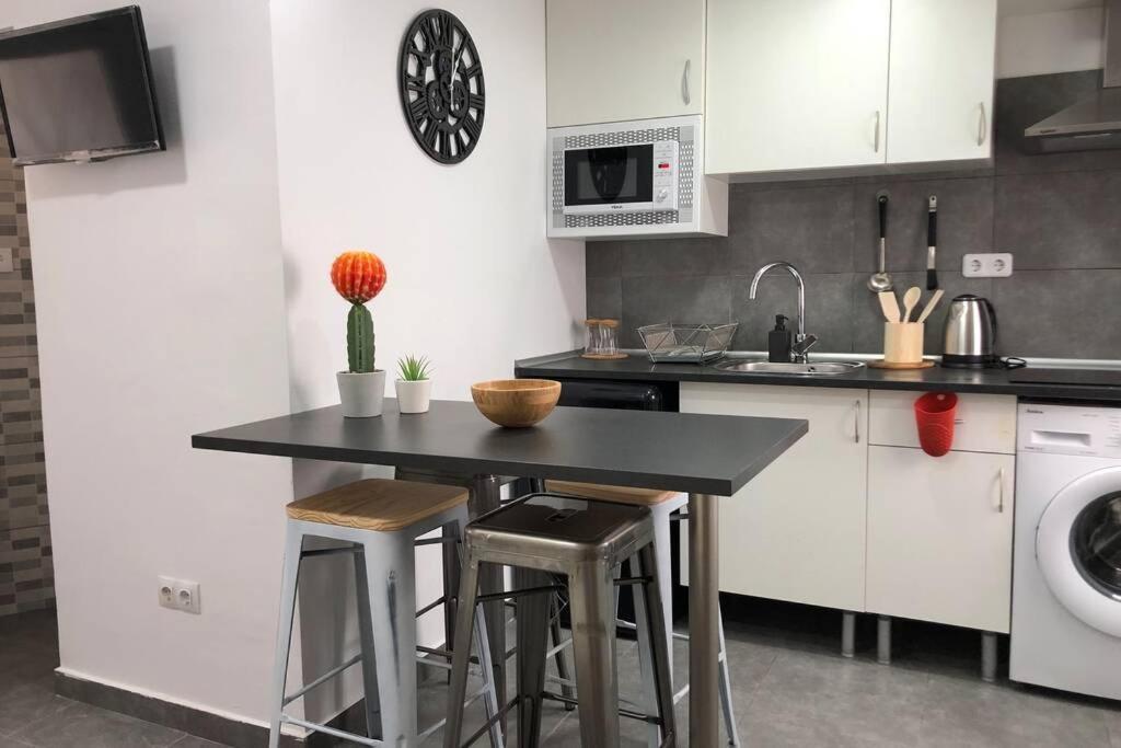 Апартаменты M4 Cool Terrace. 1 Min To Metro. 15 Min To Center Эсплугес-де-Льобрегат Экстерьер фото